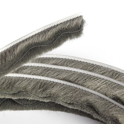 Yün yığın su geçirmez fırça kasası hava mühürü kapı ve pencere mühürleme şeridi daireler için