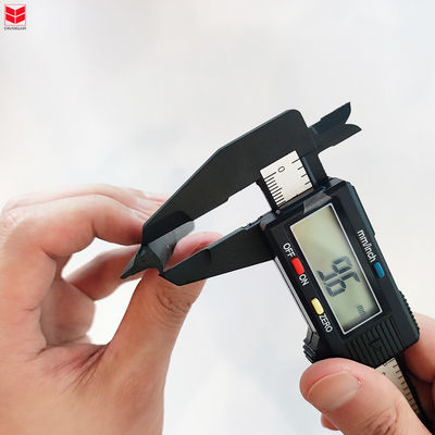 Apartman EPDM Kauçuk PVC Pencere ve Kapı Profili UPVC için Sıkıştırma Sıkıştırma Siyah Gri Kahverengi Beyaz veya Diğer Renklerde