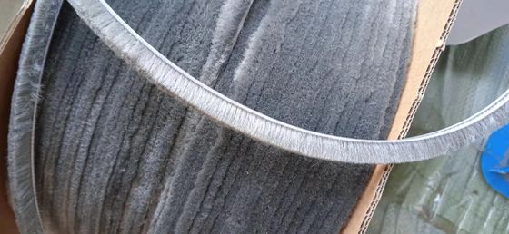 Böcek geçirmez hava şeridi 7*7 mm Ağacı Dolap Güçlü Yapışkanlıklı Sıcak Erime