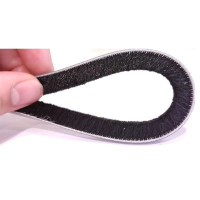 Alüminyum kapılar ve pencereler için toz geçirmez böcek geçirmez yün yığını mühürleme silikon olmayan hava şeridi