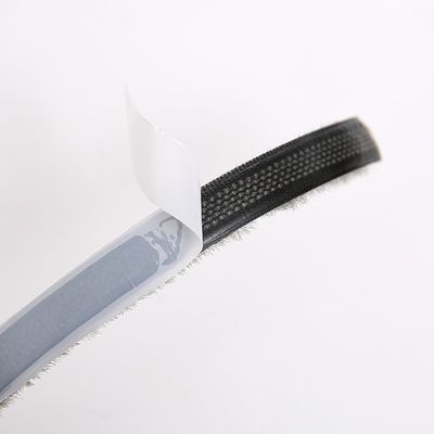 Fırça Mühürlü Yün Yığın Kaydırıcı Kapılar için Hava Çözümü Toz geçirmez Böcek geçirmez Ses geçirmez Yığın Yüksekliği 3-25mm Genişliği 3-50mm