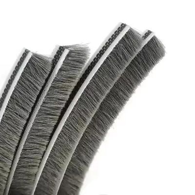 Su geçirmez Toz geçirmez Ekstrüsif Destek Yığın Pencere ve Kapı Yığınları için Hava Çubuğu Yüksekliği 3-25mm Genişliği 3-50mm