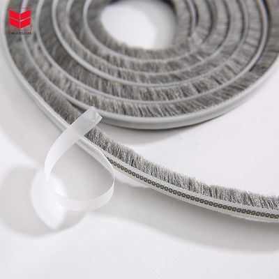 Rüzgar geçirmez yığın Kapı ve Pencere Açığı için hava şeridi Kendine yapışkan Silikon 3-25mm Yığın Yüksekliği 3-50mm Genişliği Yan tarafta