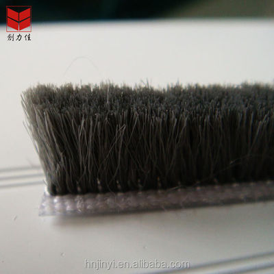 100% PP 3p Gri Siyah Pencere Ve Kapı Silikon Su geçirmez Yığın Plastik Hava Çubuğu 3-50mm Genişlik 3-25mm Yığın Yüksekliği