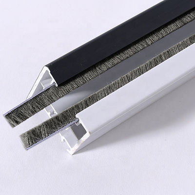100% PP 3p Gri Siyah Pencere Ve Kapı Silikon Su geçirmez Yığın Plastik Hava Çubuğu 3-50mm Genişlik 3-25mm Yığın Yüksekliği