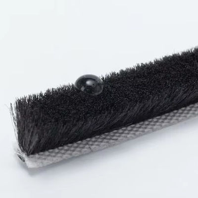 Yığın Yüksekliği 3-25mm / genişliği 3-50mm Hava Çizgisi Yün Yığın Kapı ve Pencere için