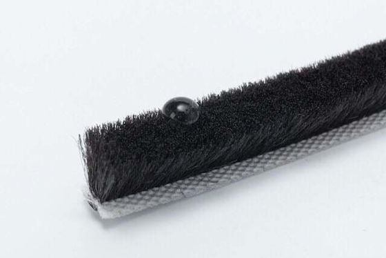 Modern tasarım toz geçirmez kapı mühürleri % 100 PP pil hava şeridi ve sıcak erimiş yapıştırıcı ile